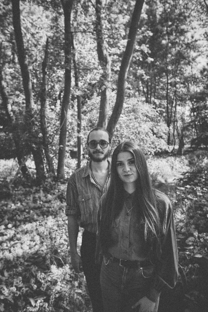 Amber and the Moon - Foto von Christian Bendel