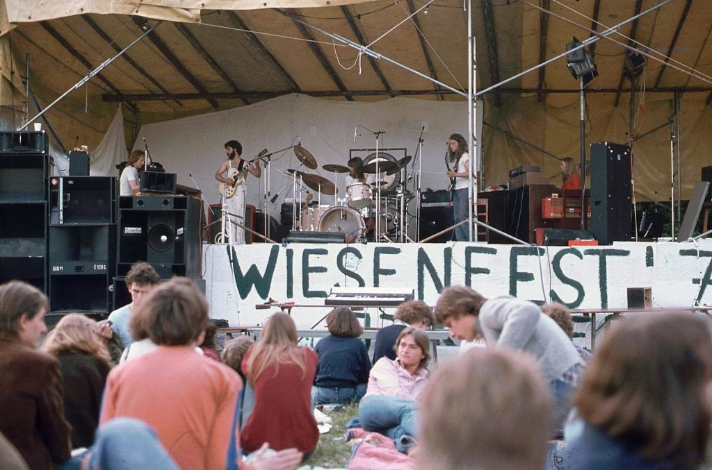 Prisma auf dem Wiesenfest (Foto und Scan von Werner Kühn - Koditek) 197?