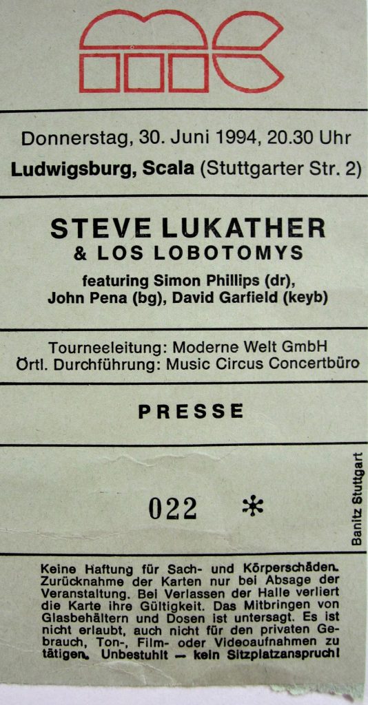 Steve Lukather & Los Lobotomys (Featuring Simon Phillips -dr , John Pens -bg - David Garfield -keyb) in Ludwigsburg im Scala (Stuttgarter Stra. 2) am Donnerstag dem 30 Juni 1994 (Scan von Werner Kühn - Koditek)