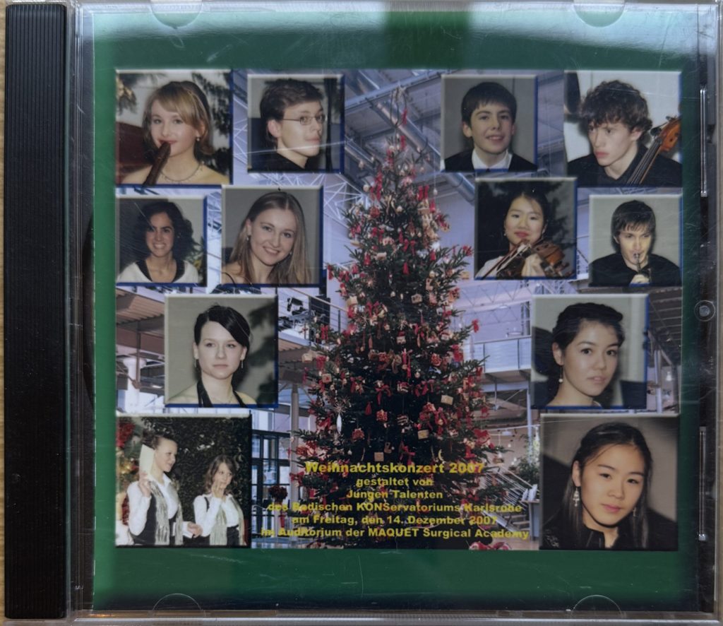 Weihnachtskonzert 2007 gestaltet von Jungen Talenten des Badischen Konservatoriums Karlsruhe am Freitag, dem 14. Dezember 2007 im Auditorium der MAQUET Surgical Academy