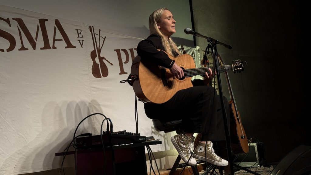 Julie Malia im Folkclub Prisma in Pforzheim am 10.02.2026