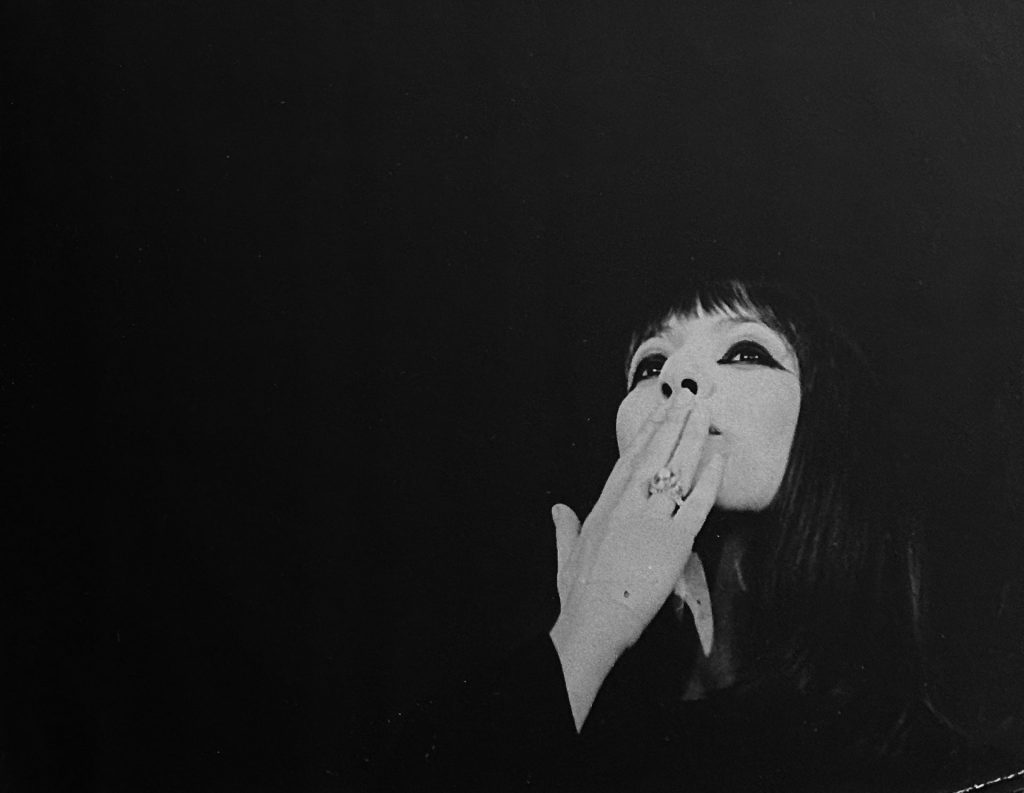 Esther Ofraim (?), 1966 (?) in der Stadthalle Karlsruhe (Fotograf: Peter Lober)