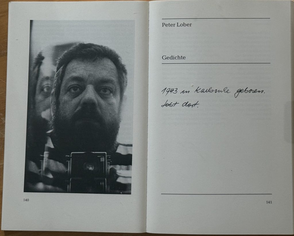 Peter Lober im Karlsruher Lesebuch Karlsruher Lesebuch - 21 Autoren stellen sich vor vom G.Braun Verlag . Herausgegeben von Ulrich Zimmermann, Fotos von Peter Lober mit Beiträgen von Kuno Bärenbold, Christine Eigel, Irene Fischer-Nagel, Walter Helmut Fritz, Renate Gleis, Andrea Gnam, Heimat Hasters, Harald Hurst, Matthias Kehle, Regina Kress-Fricke, Matthias Kühn, Hans Landthaler, Roland Lang, Peter Lober, Doris Lott, Werner Moser, Lotte Paepcke, Else Rein, Michael Rickert, Thomas Orlando Zutavern ISBN-3-7650-8059-4
