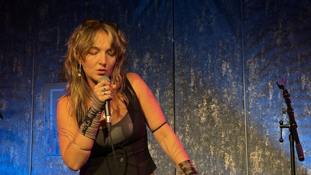 N O A (& Fubi) und Magdalena Huonker in der Wohnzimmerkonzert Kunstedition #07 im Tollhaus Karlsruhe am 12.05.2026