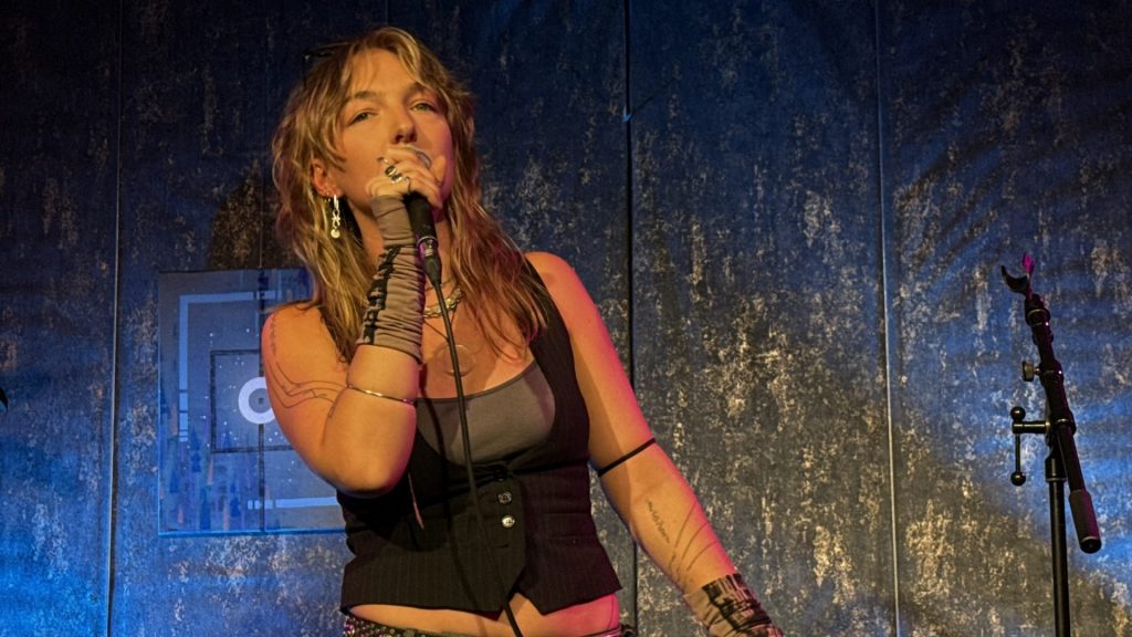 N O A (& Fubi) und Magdalena Huonker in der Wohnzimmerkonzert Kunstedition #07 im Tollhaus Karlsruhe am 12.05.2026