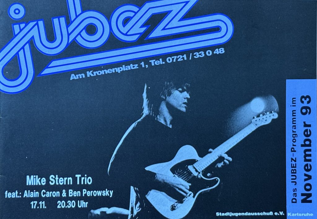 Jubez-Programm vom November 1993 - Cover mit Mike Stern feat. Alain Caron und Ben Perowsky