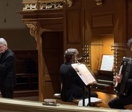 Hommage à Piazzolla mit Johannes Hustedt (Flöte)
Christoph Obert (Akkordeon)
Johannes Blomenkamp (Orgel) in der Stadtkirche in Durlach am 06.10.2025 Hommage à Piazzolla mit Johannes Hustedt (Flöte) Christoph Obert (Akkordeon) Johannes Blomenkamp (Orgel) in der Stadtkirche in Durlach am 06.10.2025