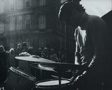 Unbekannter Musiker (Fotograf: Peter Lober) Unbekannter Musiker (Fotograf: Peter Lober)